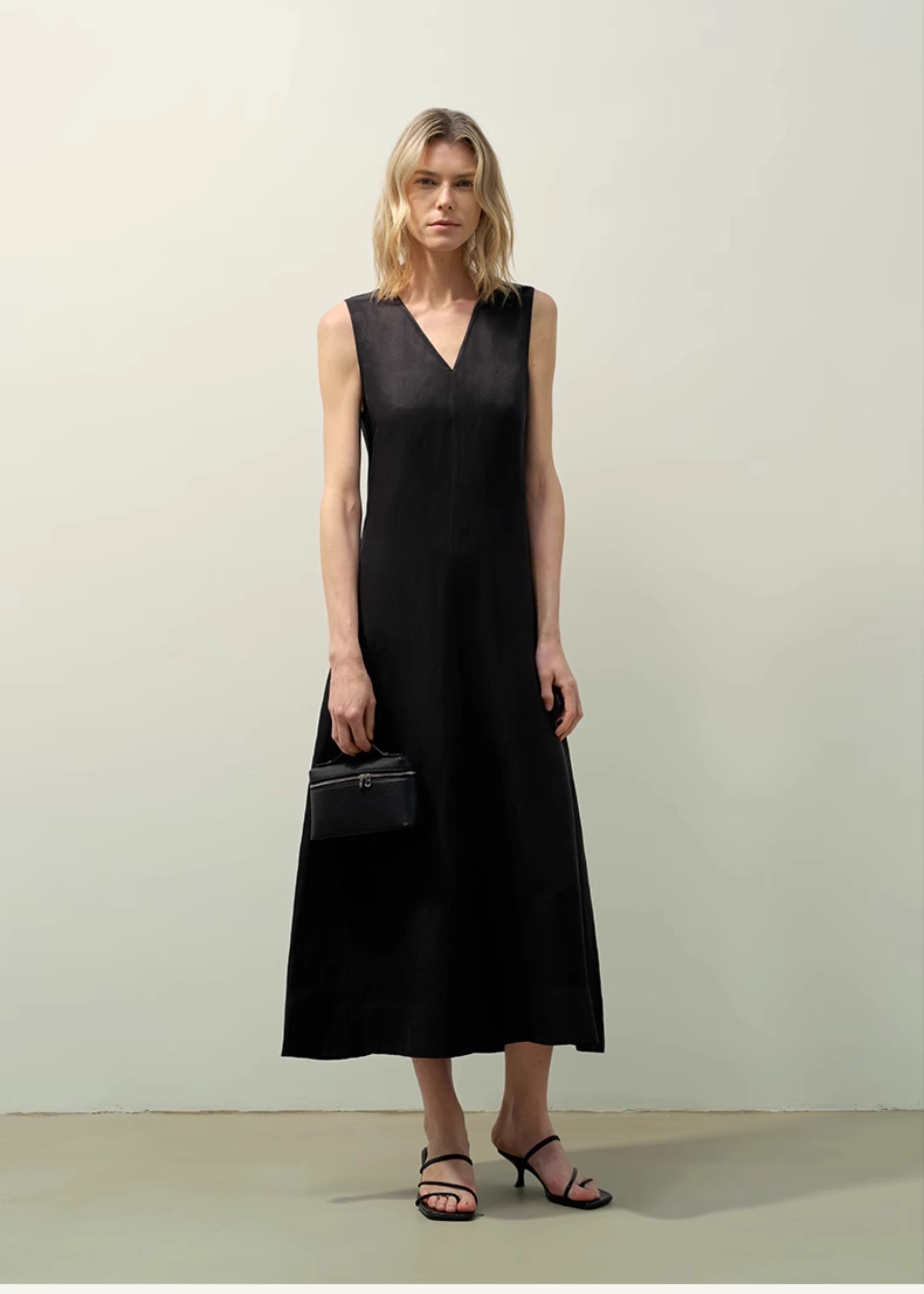 Lightweight and zero-pressure cupro linen textured anti-wrinkle V-neck sleeveless A-line dress-1