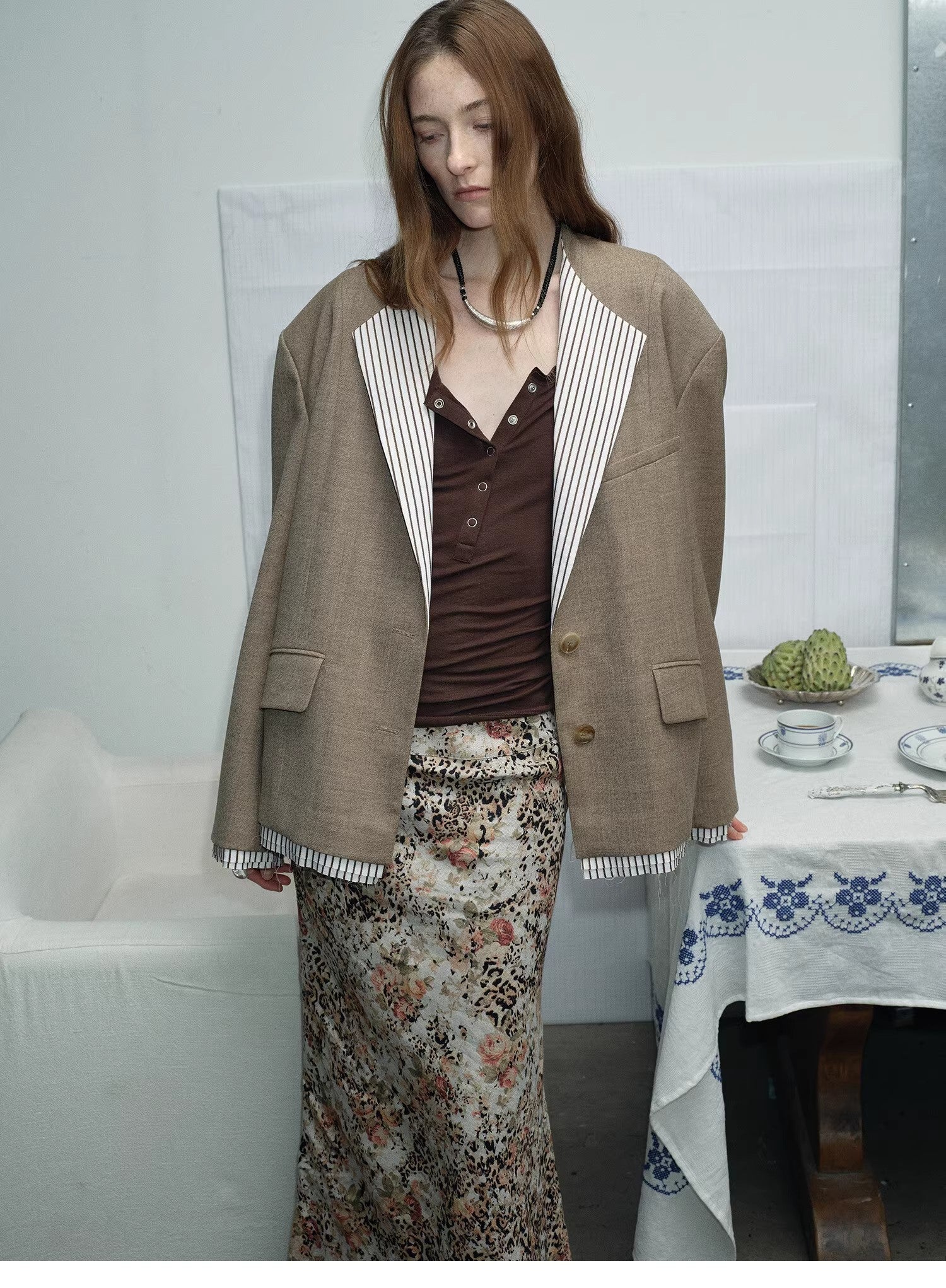 "London Diary"old money style contrasting lapel wool blazer-4